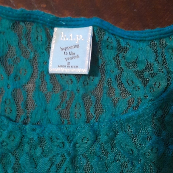 Lace top - Picture 2 of 4